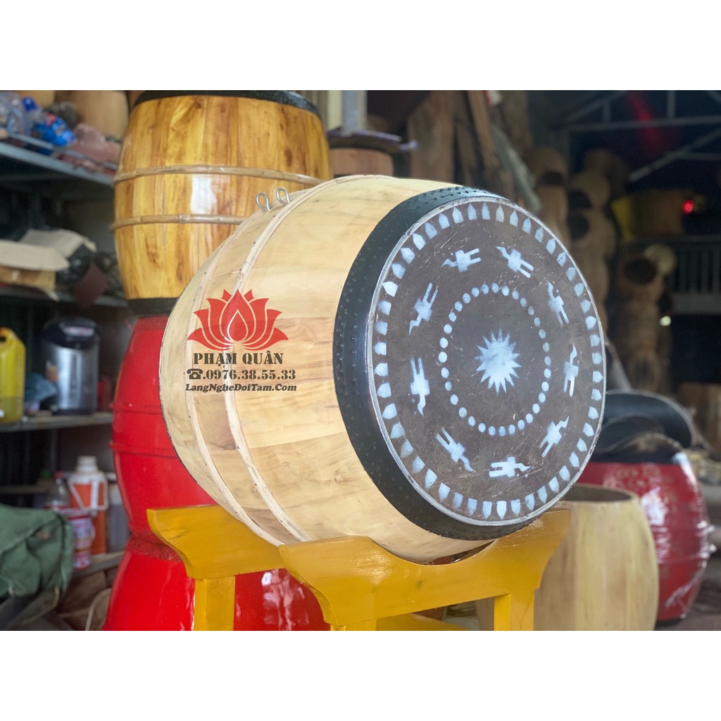 Trống nhà thờ họ, trống trường học, trống chùa( mặt 40cm x cao 60cm) tang trần kèm dùi trống và giá trống