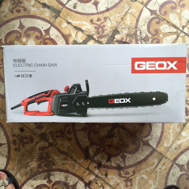 Máy cưa xích geox