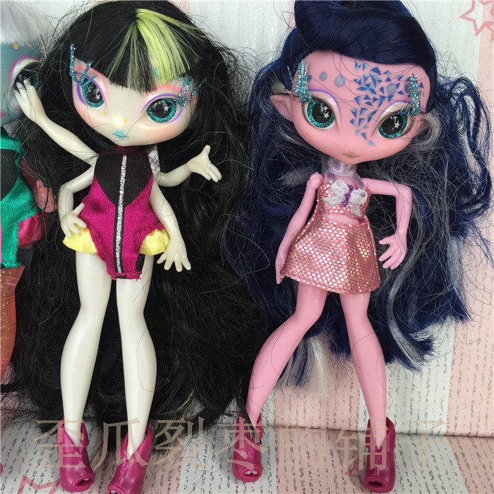 Búp Bê Người Mỹ Ngoài Hành Tinh 17 cm - MGA Novi Stars Doll {Xã Kho Tồn)