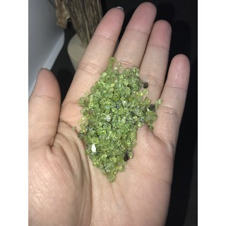 Vụn Peridot xanh lá màu đẹp túi 20g