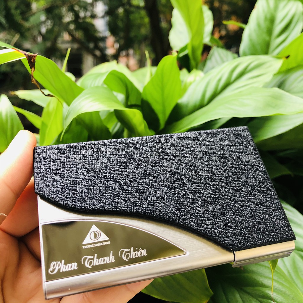 KHẮc tên ví đựng danh thiếp, hộp đựng name card giá rẻ tại HÀ Nội, hộp đựng danh thiếp tặng sếp NAm cao cấp