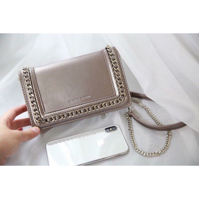 Túi charlie & keith dây xích siêu cute. Có 2 màu đen và bạc.