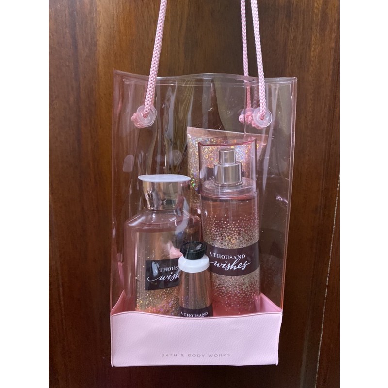 BILL US - Bộ sản phẩm set 2 chai A thousands wishes kèm túi fullsize của Bath and body works | BigBuy360 - bigbuy360.vn