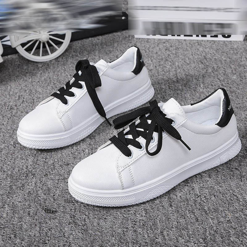 Giày thể thao màu sắc lựa chọn phong cách năng động thời trang cho sinh viên