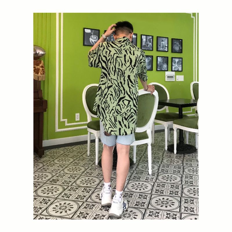 Unisex Shirt US-5 Sơ mi nam nữ họa tiết xanh lá | BigBuy360 - bigbuy360.vn