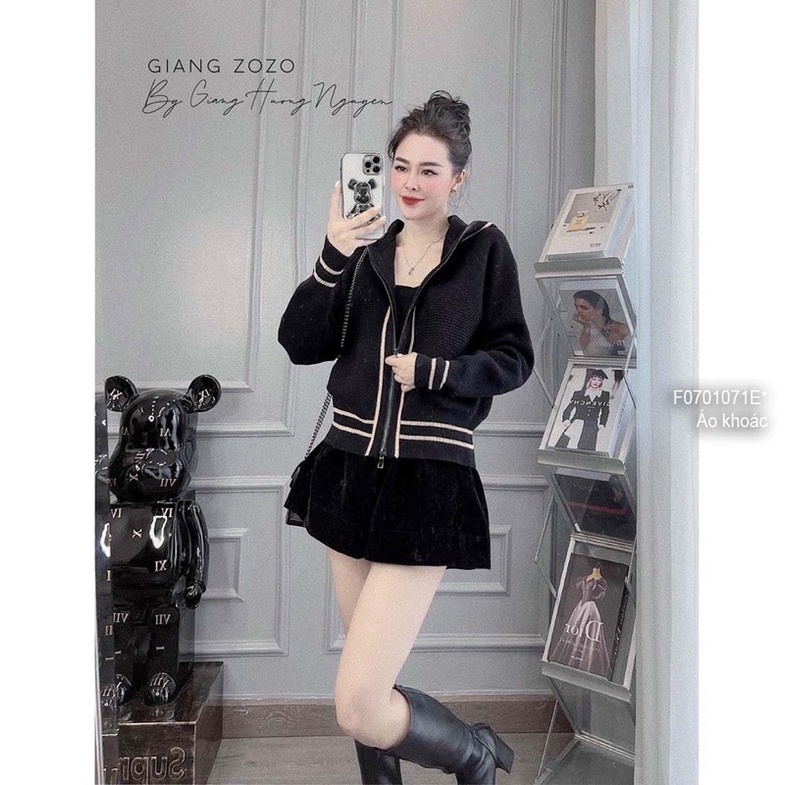 Áo khoát len viền có nón