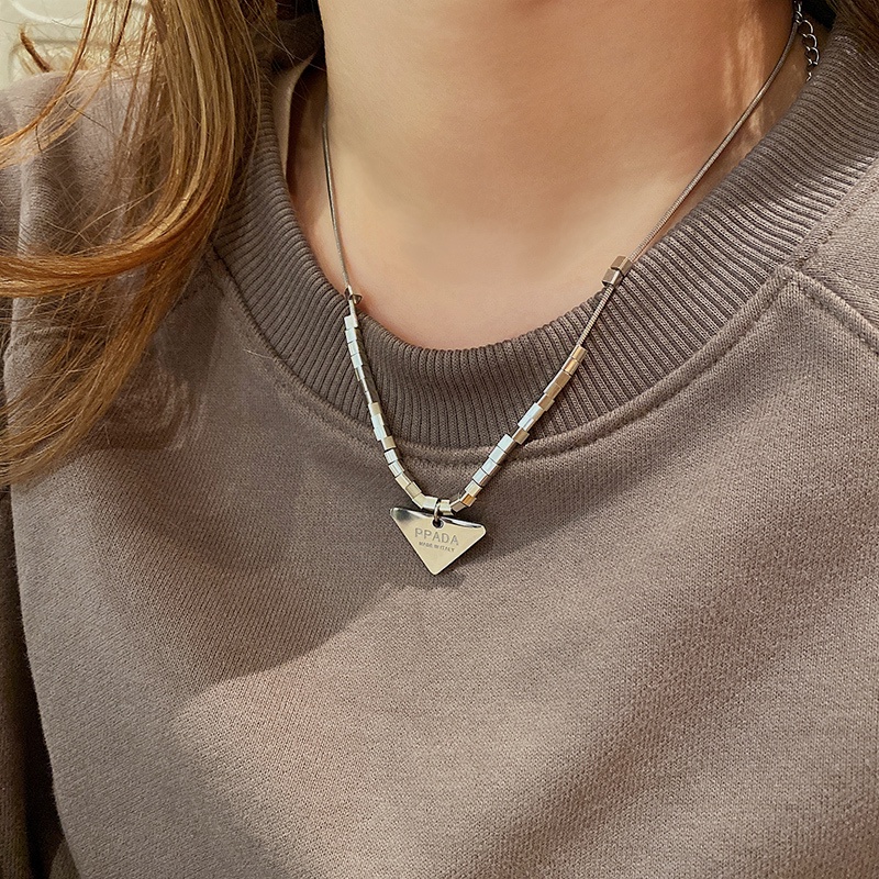 Vòng cổ Thép Titan Mặt Hình Tam Giác Phong Cách hip hop Thời Trang Mới