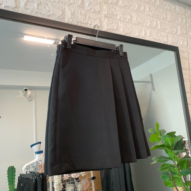 Chân váy vạt xếp ly