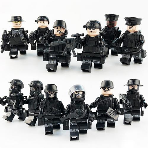 Set of 12 Lego police character models