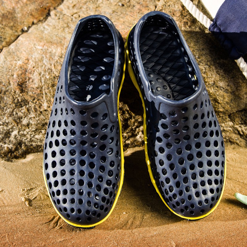 Giày Cao Su Thể Thao Chống Thấm Nước Mát Xa Chân Tiện Dụng Cho Nam