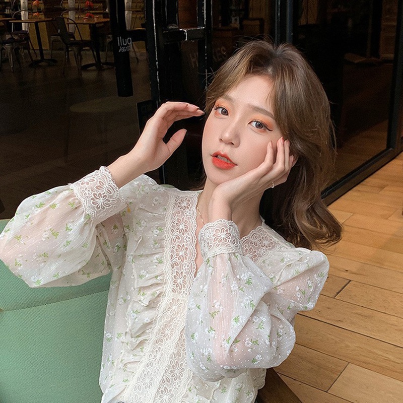 Áo kiểu vải chiffon tay dài cổ chữ V phối họa tiết ren dễ thương