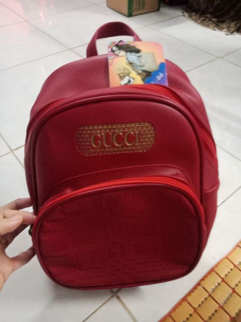 Balo  chỉ màu đỏ