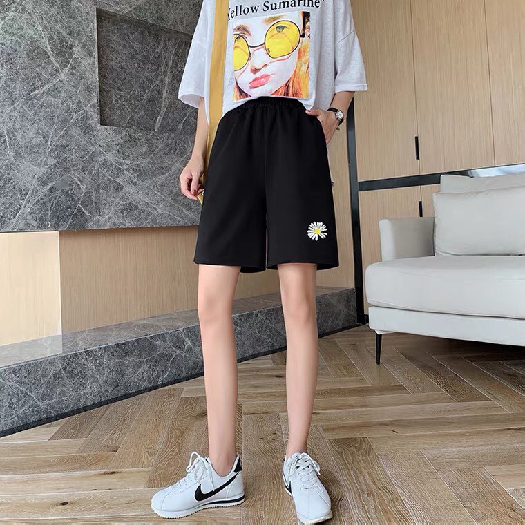 Quần Short Unisex Thêu Hoa Cúc 2 màu Đen Trắng