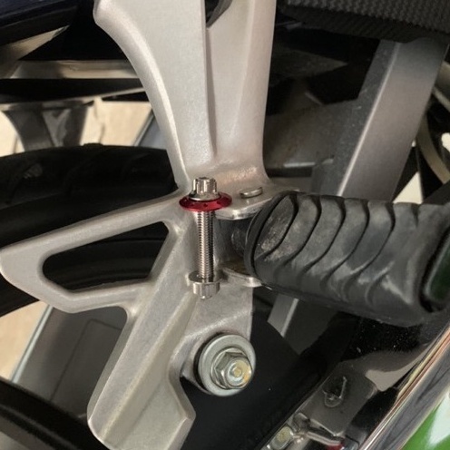 1 CẶP ỐC GÁC CHÂN KÈM TÁN  INOX 304 ⚡ HÀNG CAO CẤP ⚡NGUYÊN KHỐI SALAYA CHO CÁC DÒNG XE HONDA YAMAHA