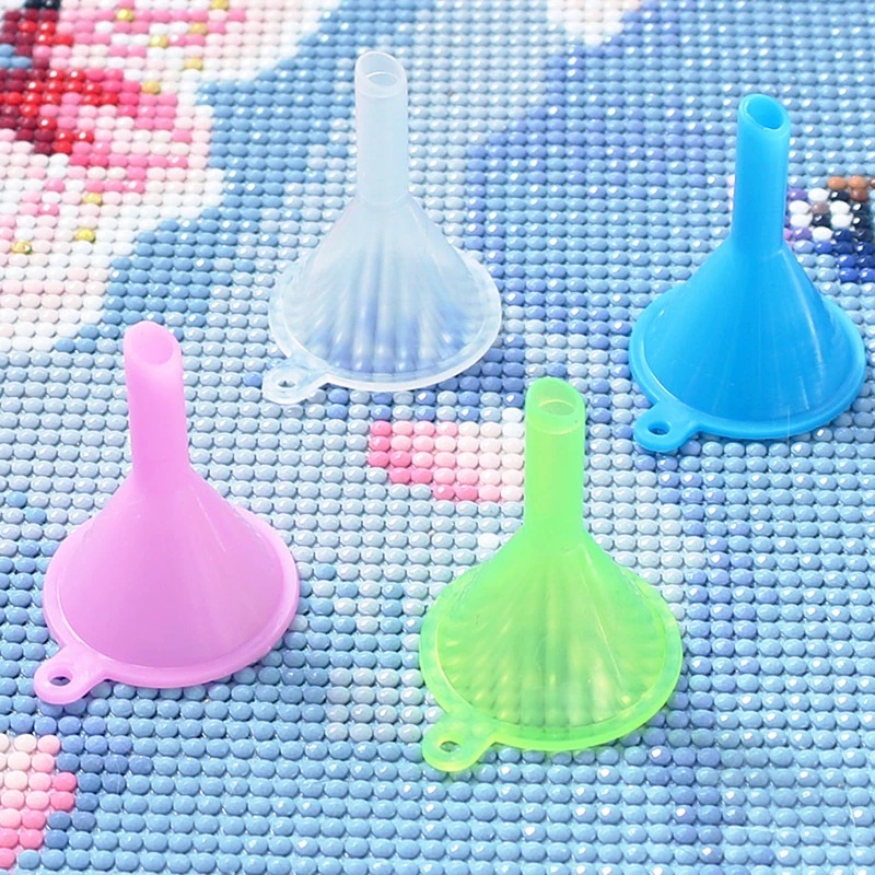 Phễu Bằng Nhựa Màu Hồng Chuyên Dụng Cho Làm Tranh Đính Đá DIY