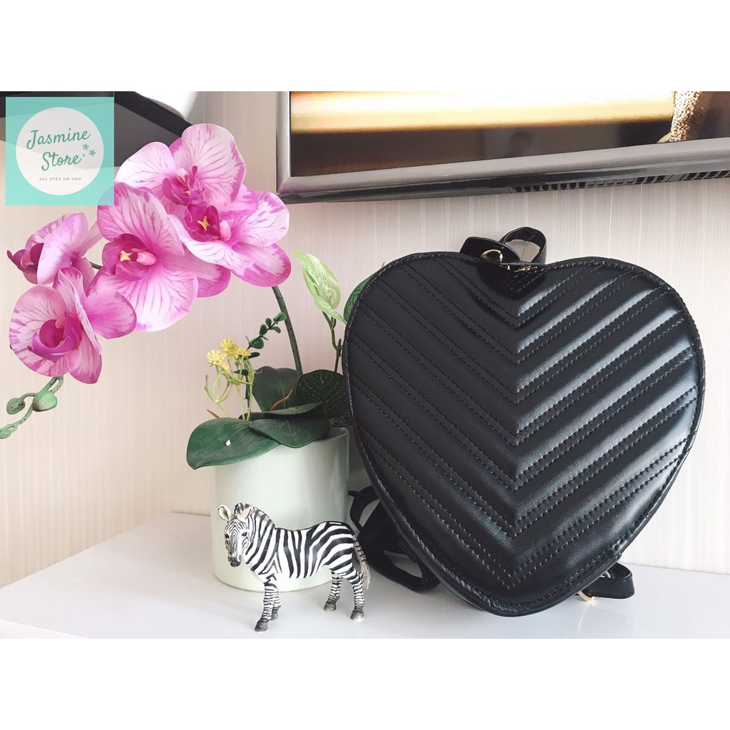 Balo trái tim Thuỷ Tiên