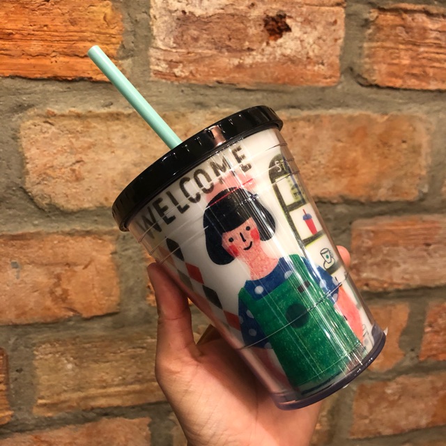 Ly nhựa Starbucks đổi màu: 288k
