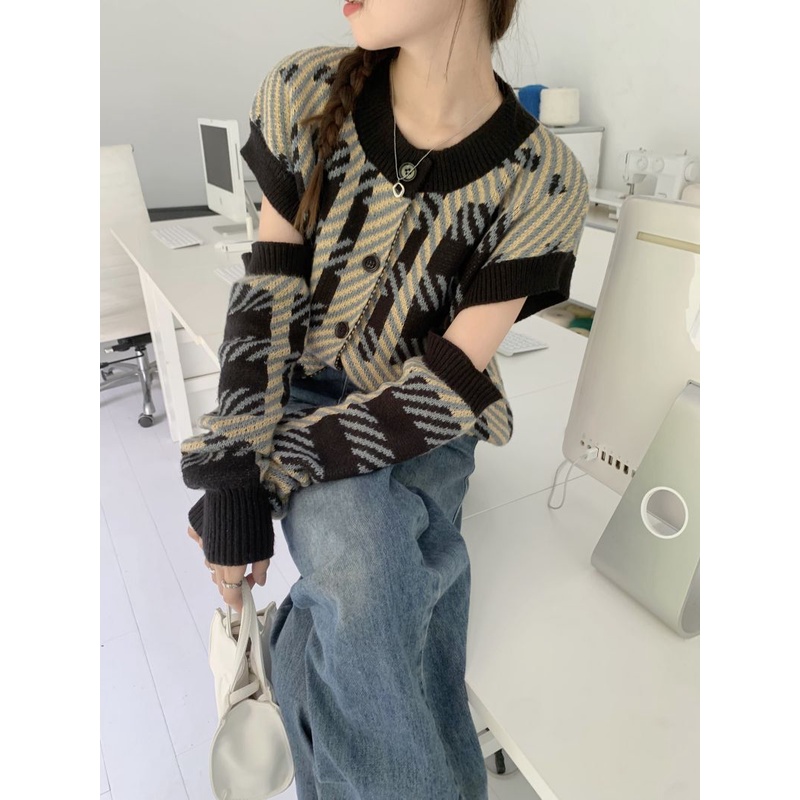 Áo Len Nữ Màu Đen Xám Họa Thiết Kẻ Ô Dài Tay Cut Out Cổ Tròn Phong Cách Ulzzang Cá Tính