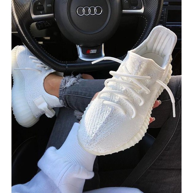 SALE Giày Adidas Yeezy 350 Trắng Kem !