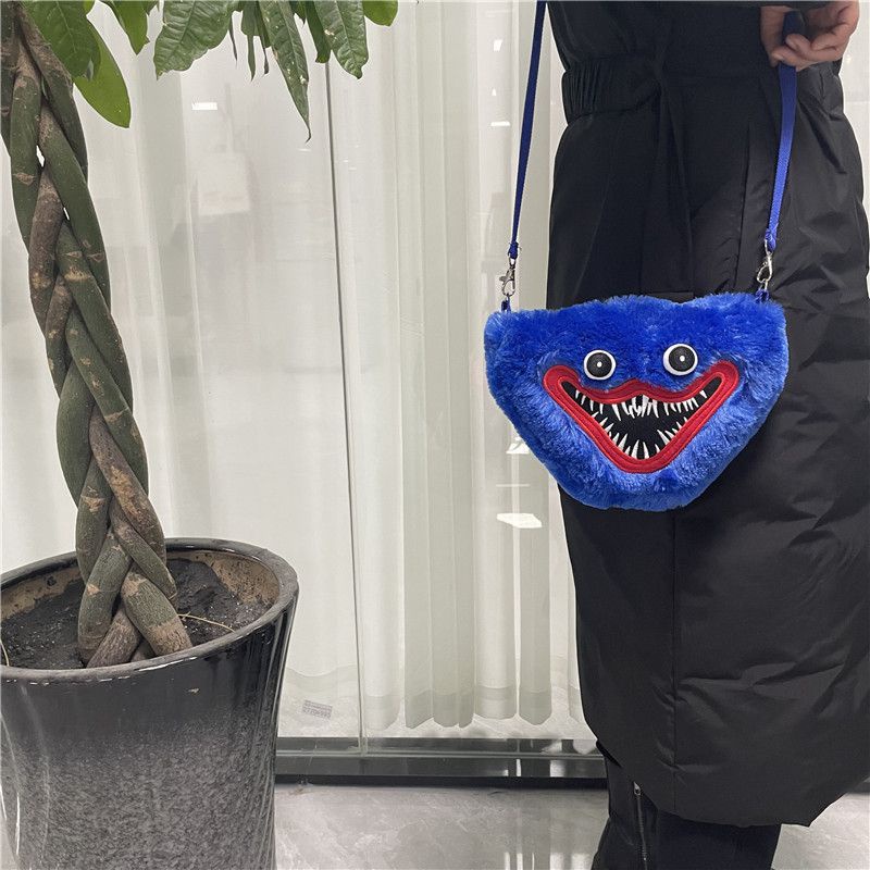 Túi đeo chéo bông hình Huggy Wuggy độc đáo cho nữ