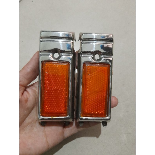 Cặp mắt mèo phản quang Inox xe Dream thái .