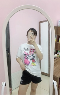 Áo phông dáng rộng dấu quần