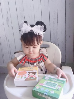 Cài tóc nơ bèo cho bé
