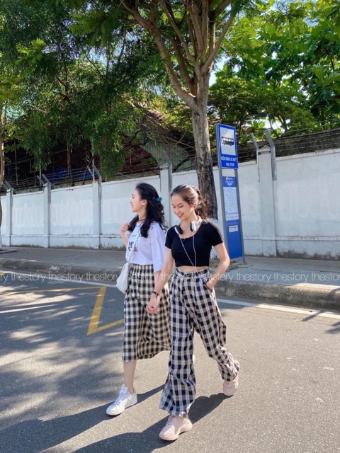 Set Đồ POST SET gồm Chân váy dài và áo thun trắng hoạ tiết chữ chất vải dày dặn hàng nhập quảng chây tag đầy đủ