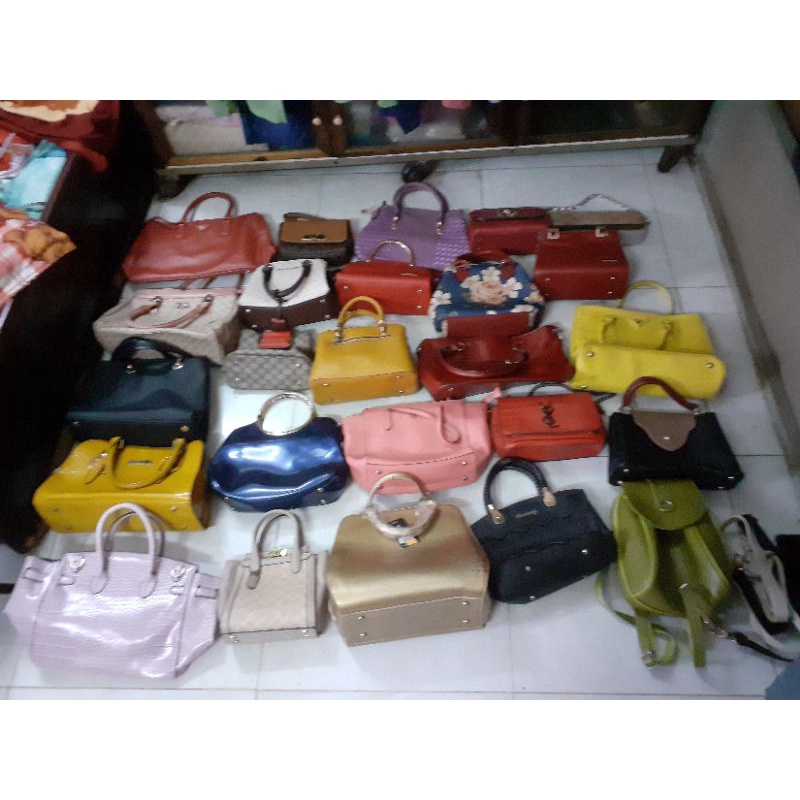 Xã Kho Đồng Giá 50k/túi. Bao chất lượng da sử dụng. Mua hơn 5c nhắn shop tự chọn mẫu
