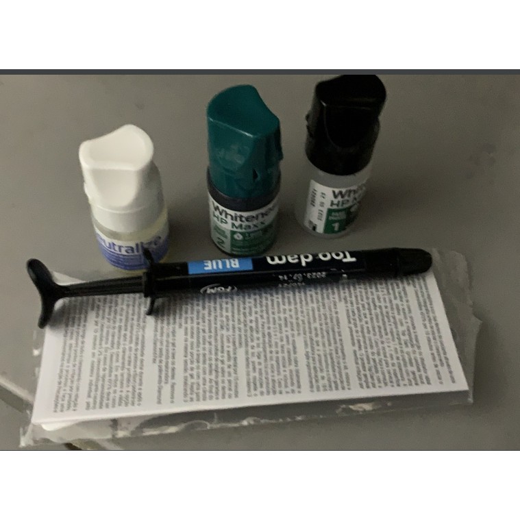 Tẩy trắng răng Whiteness HP Maxx