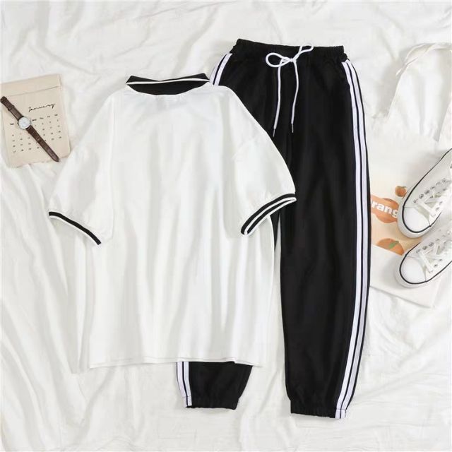 Set áo phông có cổ + quần thể thao có sẵn | BigBuy360 - bigbuy360.vn