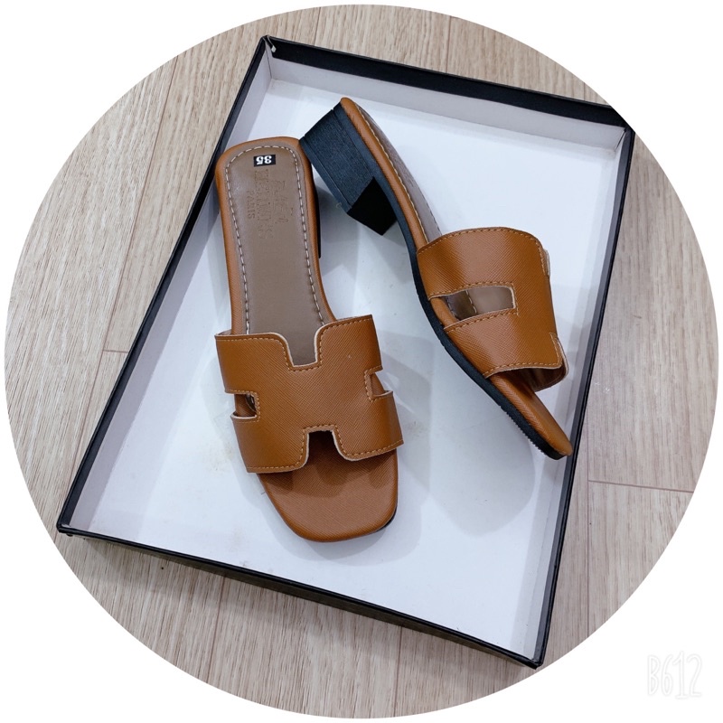 Dép chữ H nữ da sần gót cao 3cm.