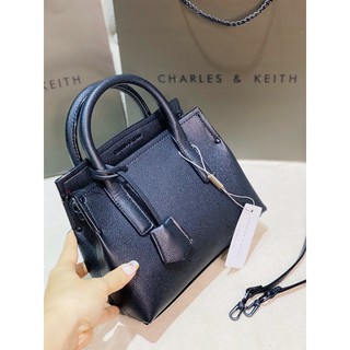 Túi quai cầm size 21,5 kèm charm (ib shop chọn màu nhé)