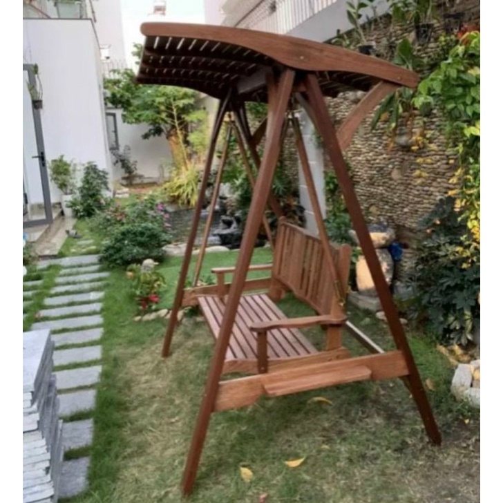 Xích đu gỗ sân vườn