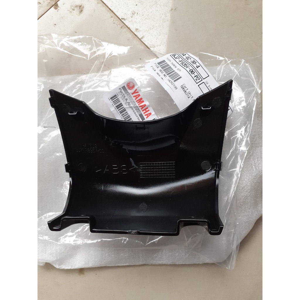 Mặt nạ nhỏ dưới Janus Yamaha - Đen