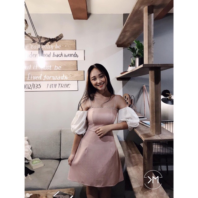 Đầm Cúp Ngực Mix Tay trắng Trễ xt