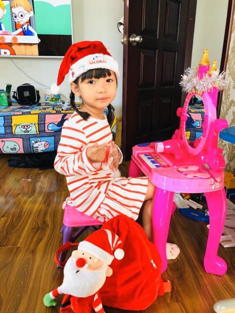 Bàn trang điểm đồ chơi có đàn và máy sấy tóc