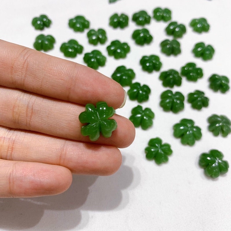 Mặt Đá Cỏ 3 Lá Ngoc Bích Size 15mm