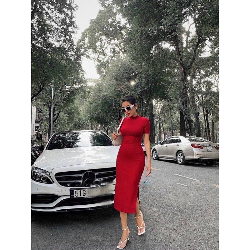 Đầm dáng ôm body cổ trụ xẻ đùi