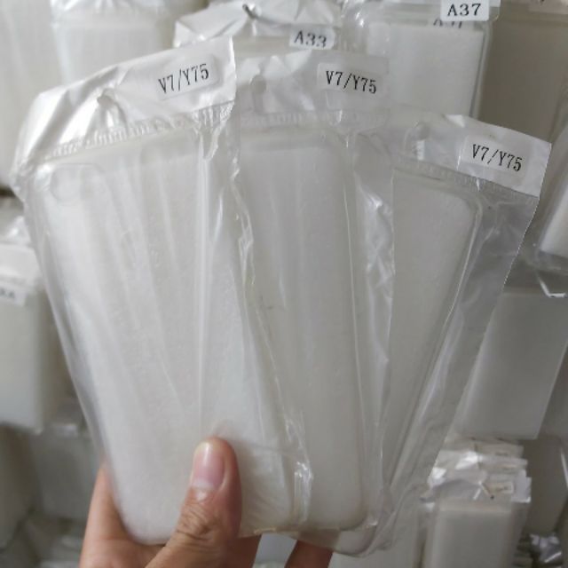 Bộ 3 chiếc ốp silicon vivo V7/y75 trong suốt (loại A)