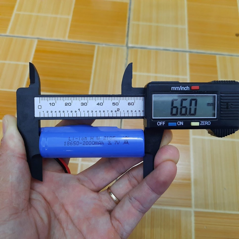 Pin 3.7v 2000mah 18650 cho xe mô hình điều khiển có dung lượng cao