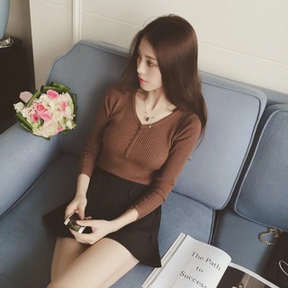 Áo len tăm cổ tim
