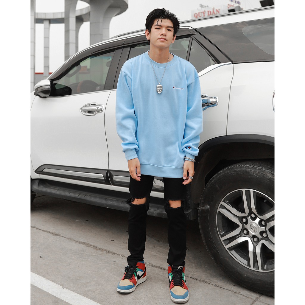 Áo Tay Dài Sweater Champion Chữ Thêu Màu Xanh Dương | BigBuy360 - bigbuy360.vn