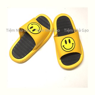 [SIÊU PHẨM MÙA HÈ] Dép lê thời trang hình mặt cười cho bé màu vàng đen