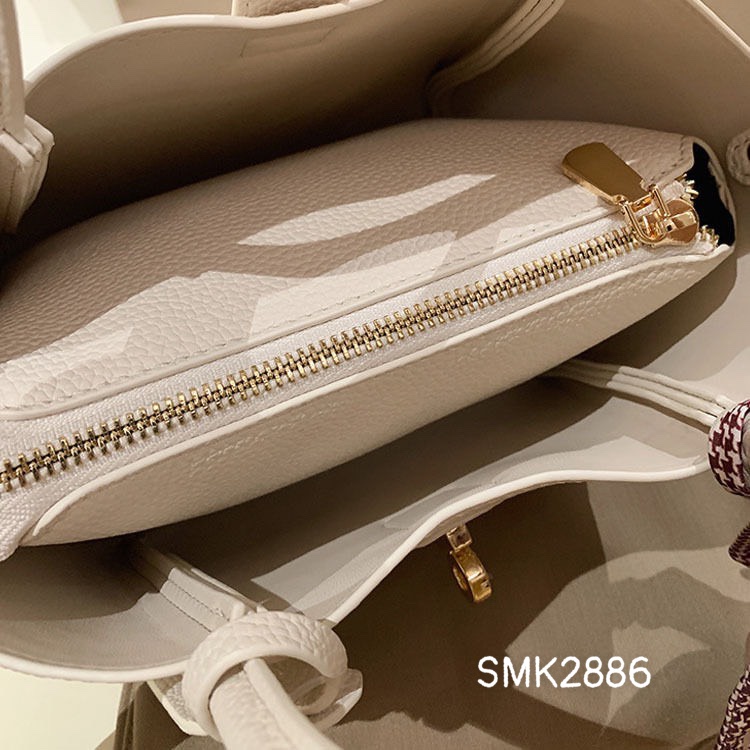 SMK2886- TÚI DA PU KÈM KHĂN