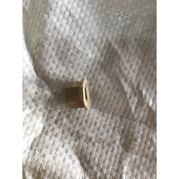 Ê cu , ốc ren ngược lắp cho máy phát cỏ bãi và máy thuỵ điển