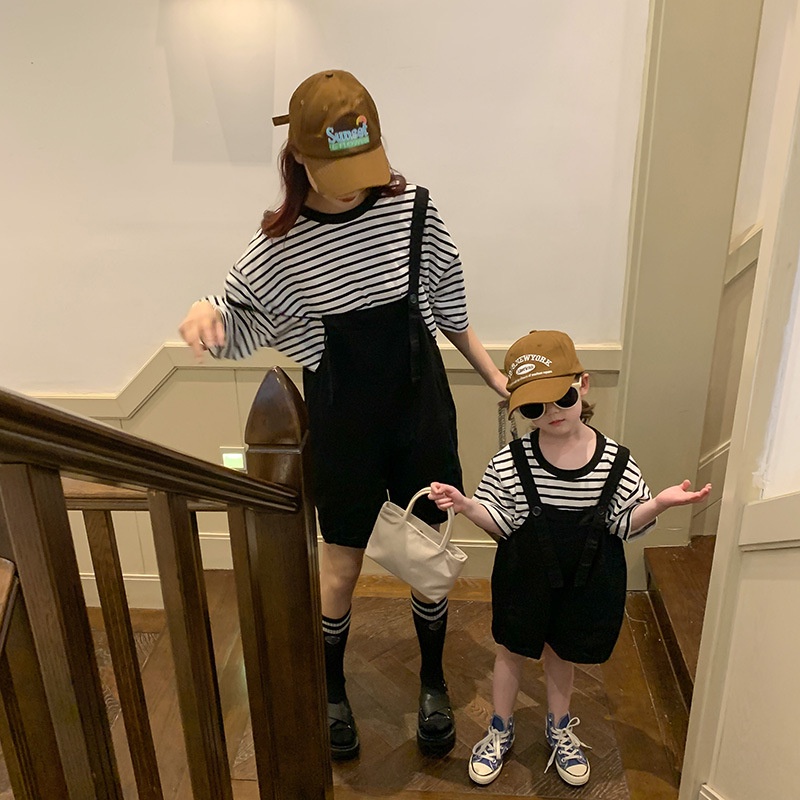 Set Áo Thun Tay Ngắn Kẻ Sọc + Quần Yếm Denim Thời Trang Hàn Quốc 2022 Cho Mẹ Và Bé