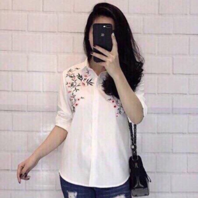 Áo sơ mi trắng thêu Asos cổ đức