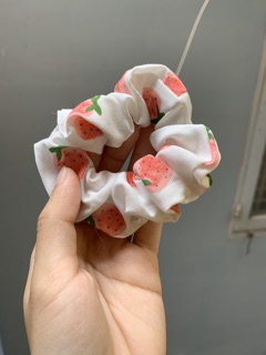 [Siêu rẻ] Buộc tóc, dây cột tóc Srunchies dâu