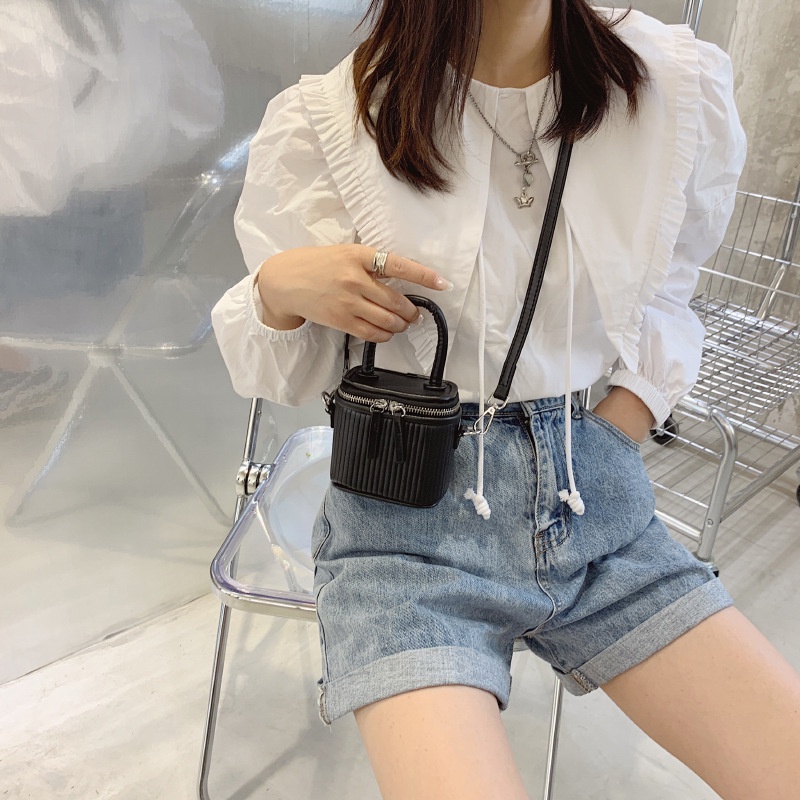 Túi Đeo Chéo Dạng Xô Họa Tiết Kẻ Sọc Thời Trang Cho Nữ